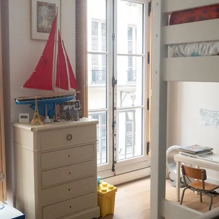 Hostnfly - Magnificent Bright, Spacious Apt Near The Halles Parijs